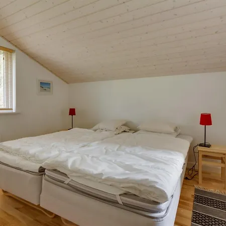 Eina - 250m From The Sea By Interhome *